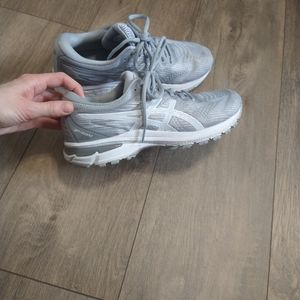 Women's Asics GT 2000 8 running shoes